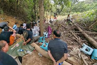 记者：国足战泰国换下韦世豪没问题，始终让颜骏凌首发更没问题